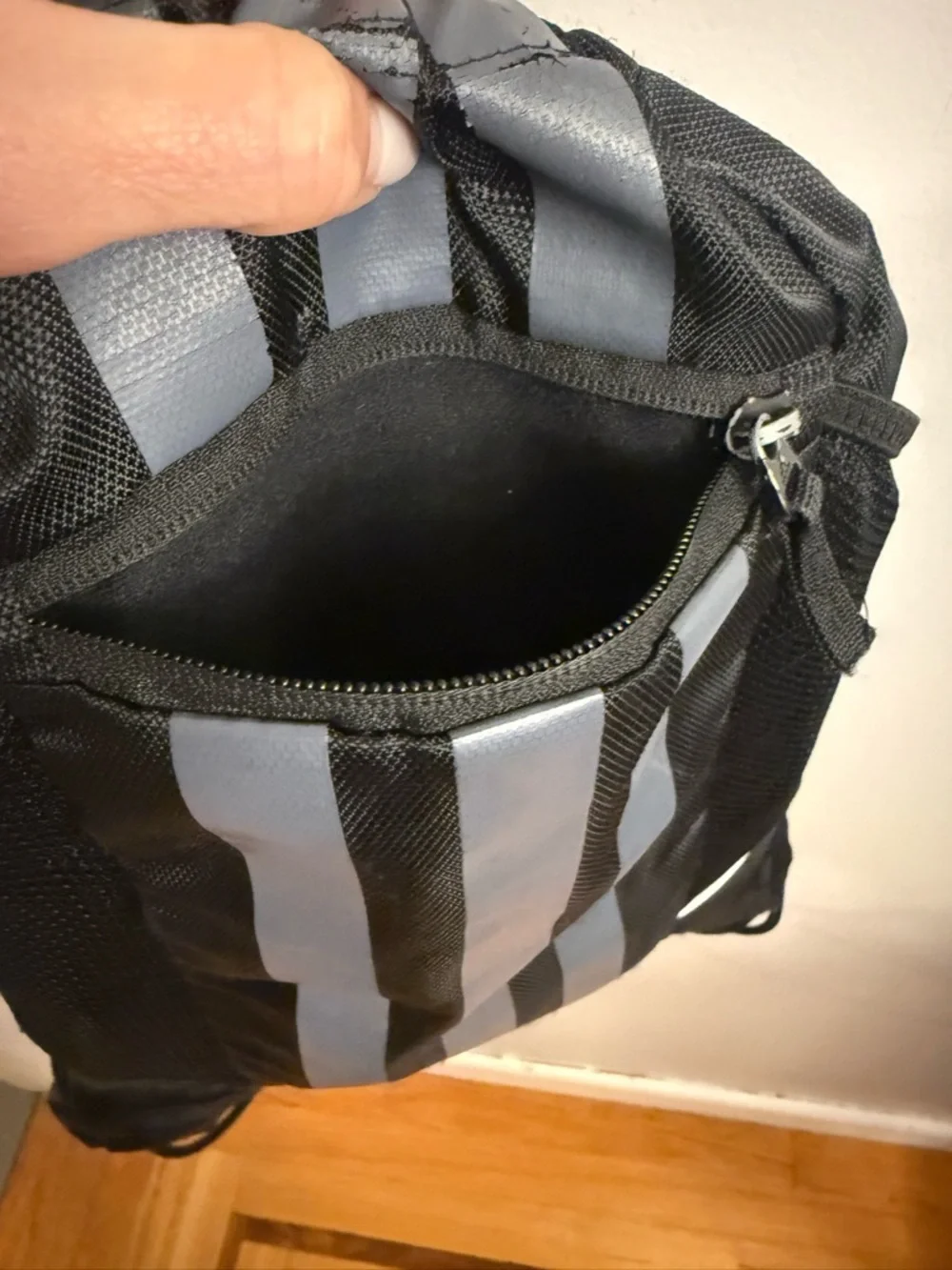 Adidas Black Reflective Stripe Drawstring Backpack Gym Sack Zip Pocket Bag